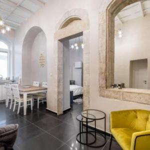 magical Apartments in front to mamilla mall Jerusalem
