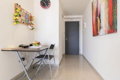Charming Central Two Bedroom Apartment- Trumpeldor St. - image 20