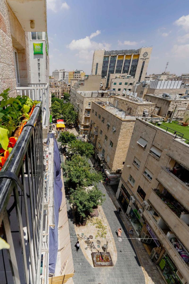 Trendy Balcony ApartmentBen Yehuda St Jerusalem! - main image