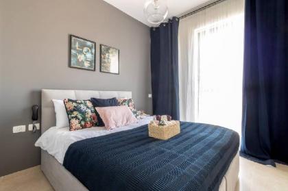 Beautiful 1 bedroom in great central area - image 2