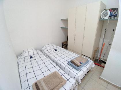 Best Cozy 2 Bedrooms Apt in Downtown Jerusalem - image 4