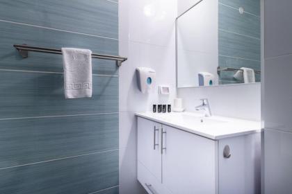 JAFFA- Beautiful 3 bedroom apartment best location - image 23