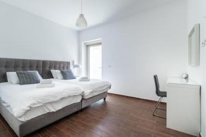 JAFFA- Beautiful 3 bedroom apartment best location - image 25