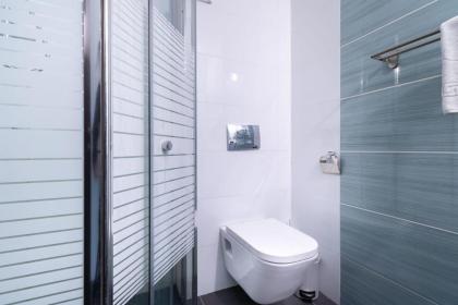 JAFFA- Beautiful 3 bedroom apartment best location - image 26