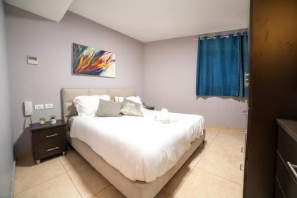 Art Apartment In Mamila - King David Residence - image 25