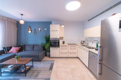 Art Apartment In Mamila - King David Residence - image 30