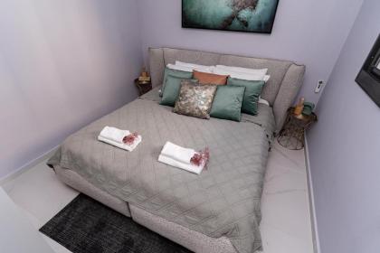 Central and Luxury New 2BR&2Bth - Private Parking - image 26