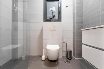 Central and Luxury New 2BR&2Bth - Private Parking - image 28