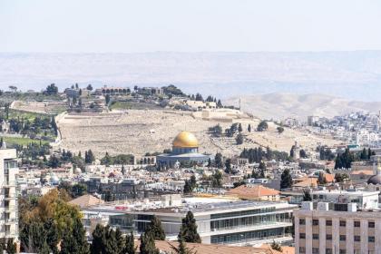 Luxury 1BDR With Amazing View To The Old City - image 10