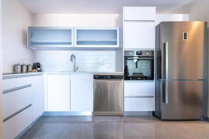Luxury 1BDR With Amazing View To The Old City - image 15