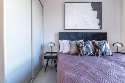 Luxury 1BDR With Amazing View To The Old City - image 29