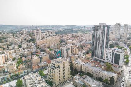 Luxury 1BDR With Amazing View To The Old City - image 5