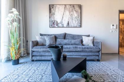Luxury 1BDR With Amazing View To The Old City - image 7