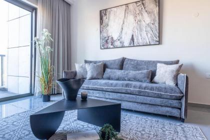 Luxury 1BDR With Amazing View To The Old City - image 9