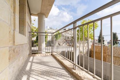 Breathtaking 3BR Villa With Garden Pool Parking - image 23