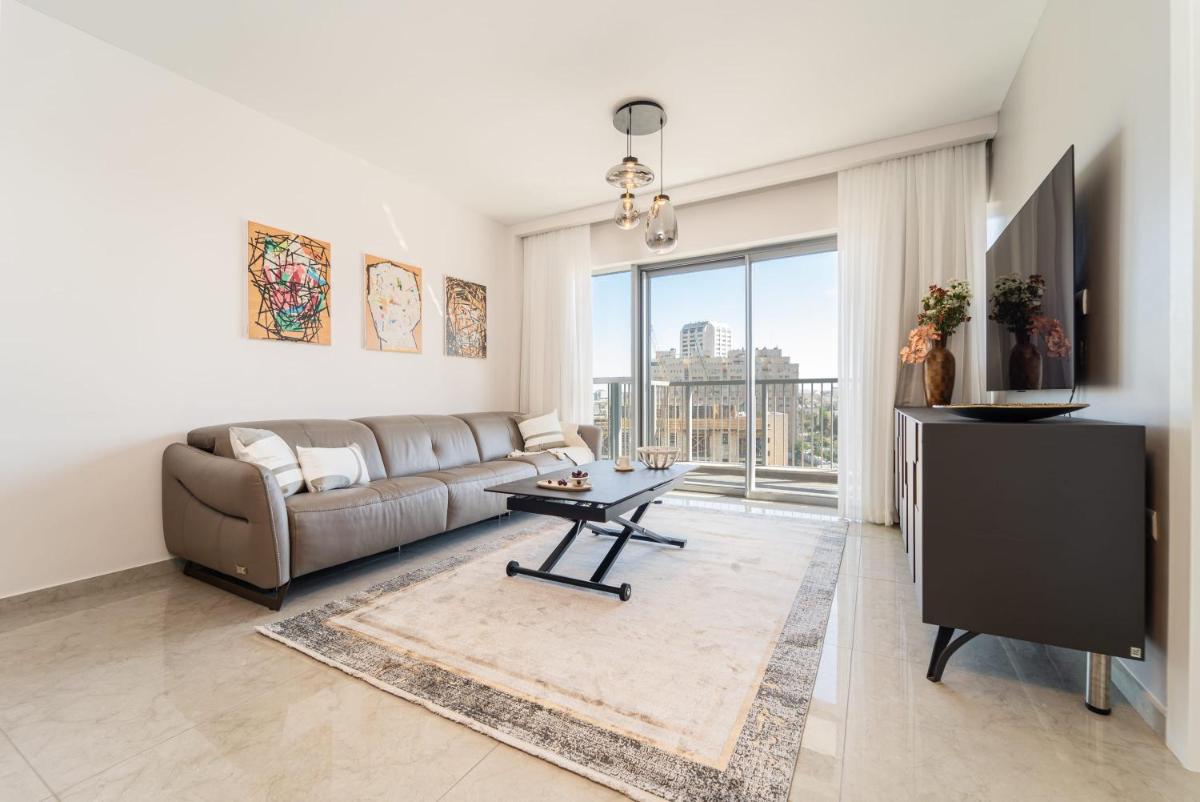 Dreamy 2 Bedroom In Best Location Parking - main image