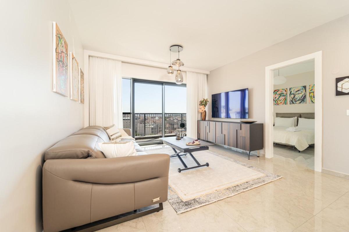 Dreamy 2 Bedroom In Best Location Parking - image 2