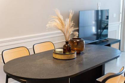 Charming 1Bdr Gem with Astonishing Views Overlooking the Historic Town - image 25