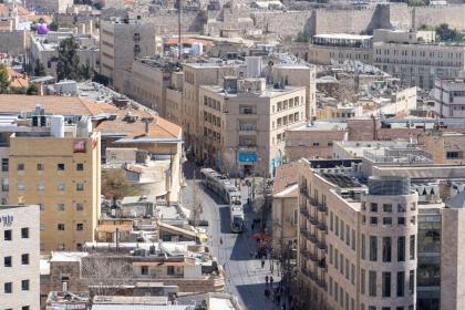 Enchanting 1Bdr Hideaway with Mesmerizing Views of the Old Cityscape - image 11