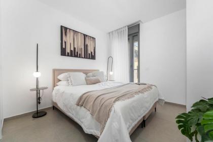 Captivating 2Bdr Getaway with Unparalleled Views of the Old City - image 27