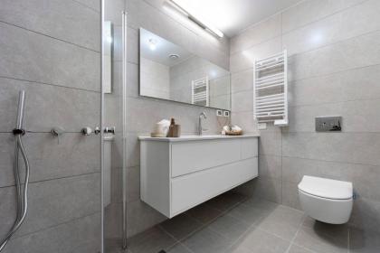 Luxury 2BDR In The Heart Of Jerusalem - image 18