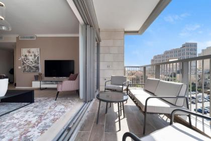 Luxury 2BDR In The Heart Of Jerusalem - image 30