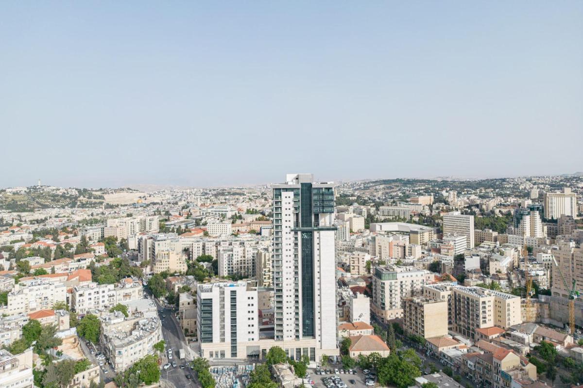 Luxury 2BDR In The Heart Of Jerusalem - image 4