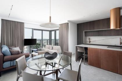 Luxurious 16th-Floor Apartment with Panoramic Views in Savyon View Tower Jerusalem
