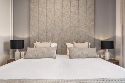 Luxurious 1 Bdr Apartment with Stunning Views in Central Jerusalem - image 11