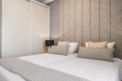 Luxurious 1 Bdr Apartment with Stunning Views in Central Jerusalem - image 12