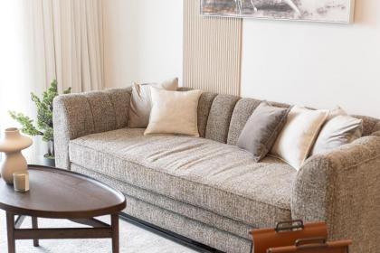 Luxurious 1 Bdr Apartment with Stunning Views in Central Jerusalem - image 19