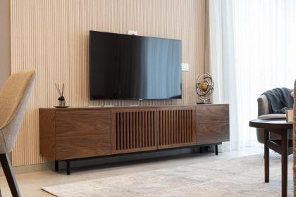 Luxurious 1 Bdr Apartment with Stunning Views in Central Jerusalem - image 28